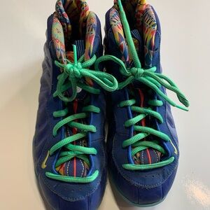 Vibrant Blue Kids Shoes with Green Laces size 3y unisex